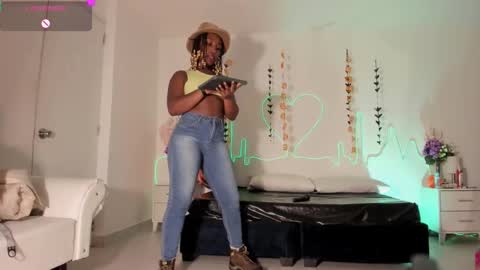 Sara online show from 10-18-25, 11:33