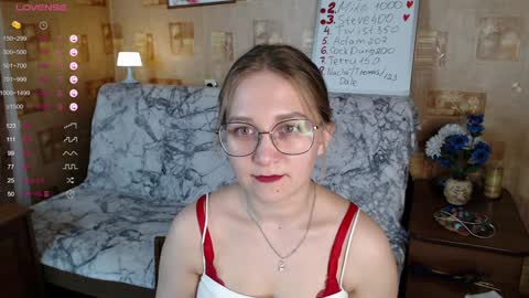 Snapshot of emmatiny chatting on 12-07-24, 01:40 Mia online show from 12-07-24, 01:40
