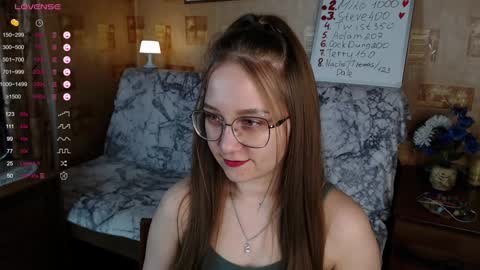 Snapshot of emmatiny chatting on 12-08-24, 12:41 Mia online show from 12-08-24, 12:41