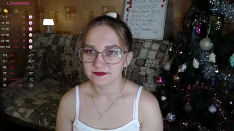 Snapshot of emmatiny chatting on 12-14-24, 01:38 Mia online show from 12-14-24, 01:38