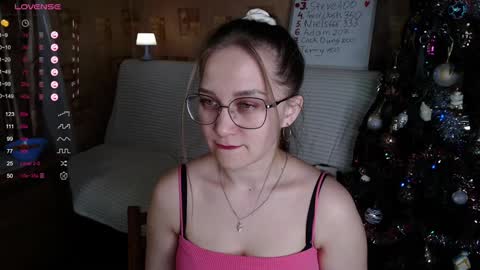 Snapshot of emmatiny chatting on 12-20-24, 01:54 Mia online show from 12-20-24, 01:54