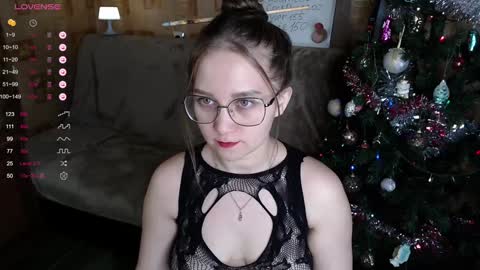 Snapshot of emmatiny chatting on 12-30-24, 06:27 Mia online show from 12-30-24, 06:27
