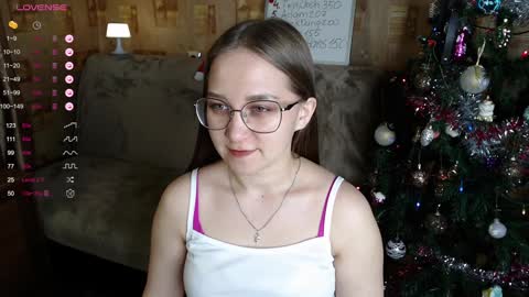 Snapshot of emmatiny chatting on 01-04-25, 11:43 Mia online show from 01-04-25, 11:43