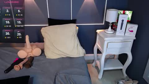 Emma watsom online show from 12-26-24, 03:31