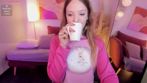 Snapshot of emmazing_ chatting on 02-12-26, 02:12 Iris online show from 02-12-26, 02:12