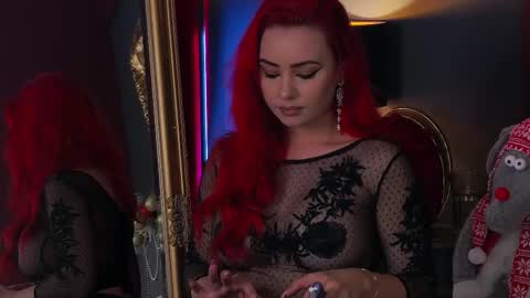 Snapshot of emmelyn_ chatting on 12-14-25, 06:41 Emm online show from 12-14-25, 06:41