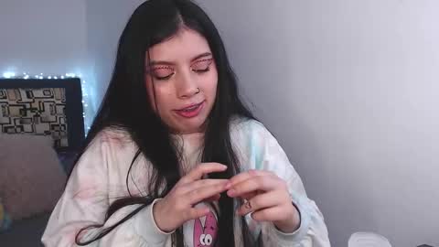 Snapshot of emmi_0 chatting on 10-24-25, 03:03 Emily  Independent model online show from 10-24-25, 03:03