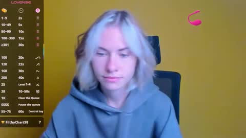 Emmi online show from 09-12-25, 05:18