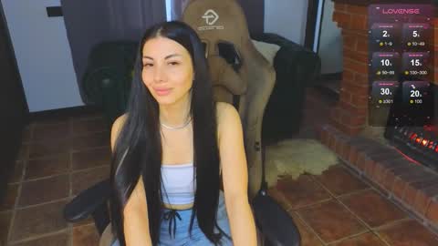 Mia online show from 10-19-25, 06:03