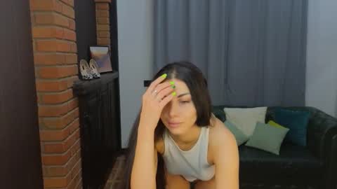 Mia online show from 11-08-25, 08:07