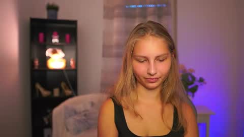 Emmie online show from 10-18-25, 02:29