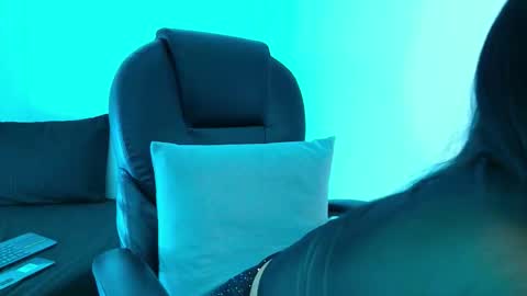 Emmie online show from 10-28-25, 08:44