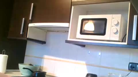 emmie online show from 12-22-25, 08:11