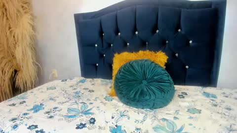 Snapshot of emmiejones_ chatting on 10-08-25, 08:17 Emmi online show from 10-08-25, 08:17