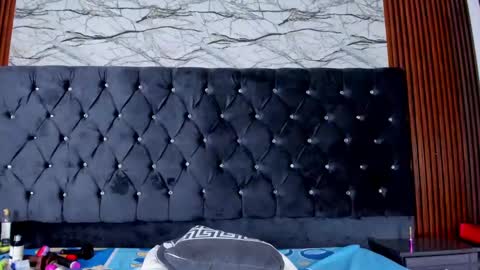 Emely online show from 12-17-24, 07:07