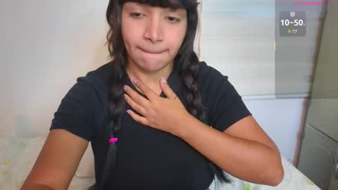 Snapshot of emmily2001 chatting on 11-07-25, 06:57 Emmily online show from 11-07-25, 06:57