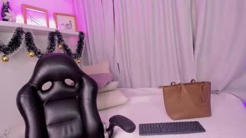 Emmy Heart online show from 01-06-26, 03:43