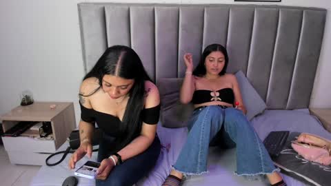 Emily  Laila  online show from 02-05-25, 06:59