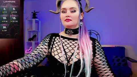 Emmy Bright     50  online show from 12-08-24, 03:21