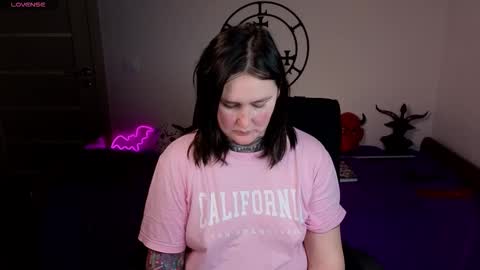 Emmy Bright     50  online show from 12-22-25, 02:41