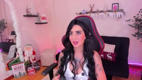 Snapshot of emmyevans1 chatting on 11-18-25, 08:02 Emmy Evans online show from 11-18-25, 08:02