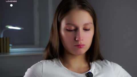 Snapshot of emmyleri chatting on 10-13-25, 01:27 Emmy online show from 10-13-25, 01:27