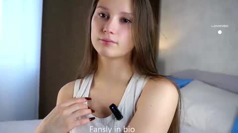 Snapshot of emmyleri chatting on 10-21-25, 01:17 Emmy online show from 10-21-25, 01:17