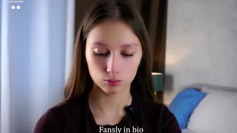 Snapshot of emmyleri chatting on 10-23-25, 01:16 Emmy online show from 10-23-25, 01:16