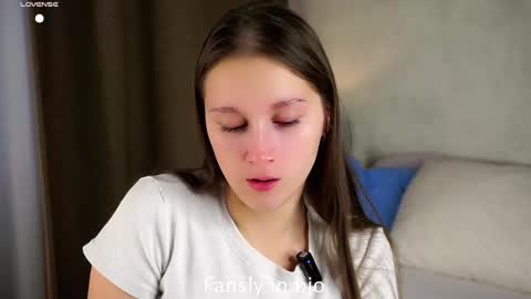 Snapshot of emmyleri chatting on 10-24-25, 01:13 Emmy online show from 10-24-25, 01:13