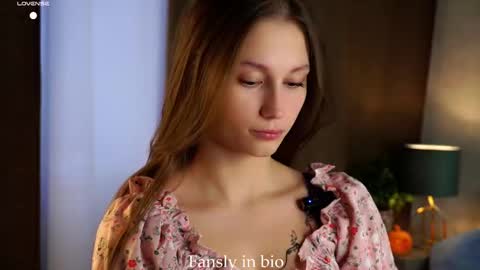 Snapshot of emmyleri chatting on 10-27-25, 01:09 Emmy online show from 10-27-25, 01:09