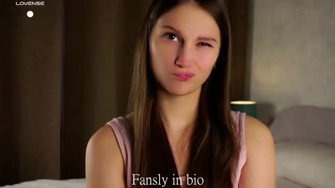 Snapshot of emmyleri chatting on 11-11-25, 01:16 Emmy online show from 11-11-25, 01:16