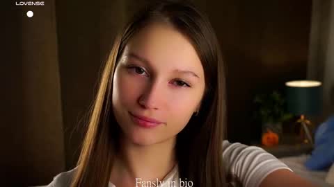 Snapshot of emmyleri chatting on 11-16-25, 01:11 Emmy online show from 11-16-25, 01:11