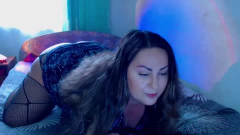 Snapshot of emmyxotty chatting on 12-02-24, 10:28 Emmy online show from 12-02-24, 10:28