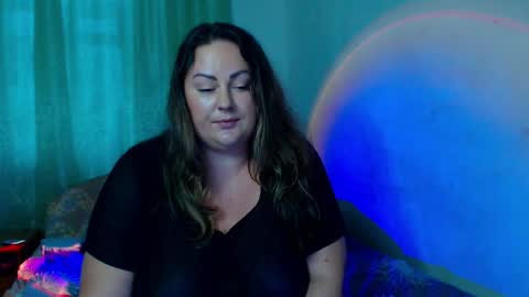 Snapshot of emmyxotty chatting on 12-11-24, 01:28 Emmy online show from 12-11-24, 01:28