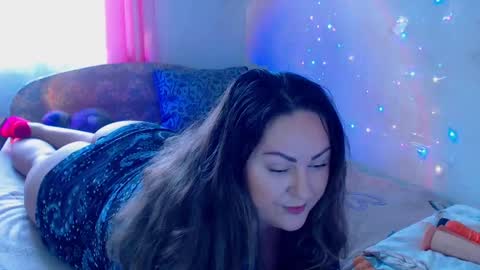 Snapshot of emmyxotty chatting on 01-09-25, 09:59 Emmy online show from 01-09-25, 09:59