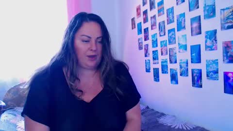 Snapshot of emmyxotty chatting on 03-05-25, 12:44 Emmy online show from 03-05-25, 12:44