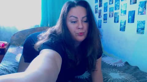 Snapshot of emmyxotty chatting on 11-25-25, 10:37 Emmy online show from 11-25-25, 10:37