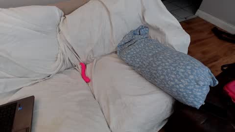 Snapshot of emodream1998media chatting on 01-23-25, 03:05 EmoDream1998 online show from 01-23-25, 03:05