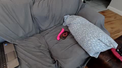 Snapshot of emodream1998media chatting on 01-28-25, 09:19 EmoDream1998 online show from 01-28-25, 09:19