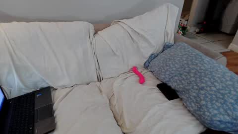 Snapshot of emodream1998media chatting on 02-07-25, 03:52 EmoDream1998 online show from 02-07-25, 03:52