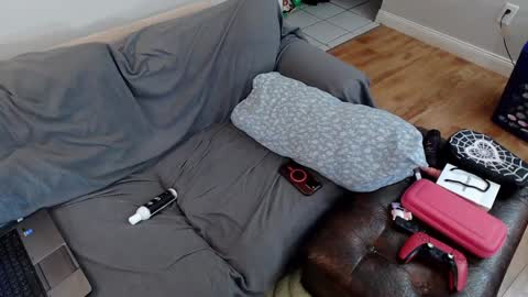 Snapshot of emodream1998media chatting on 02-08-25, 03:21 EmoDream1998 online show from 02-08-25, 03:21