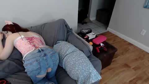 Snapshot of emodream1998media chatting on 02-21-25, 06:48 EmoDream1998 online show from 02-21-25, 06:48