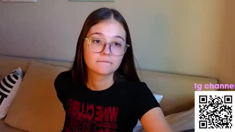 Snapshot of emory_john chatting on 11-21-25, 09:30 Emory John online show from 11-21-25, 09:30