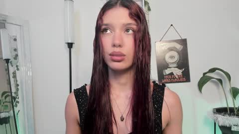 Snapshot of emperatriiiz chatting on 01-07-25, 06:14 Emperatriz online show from 01-07-25, 06:14