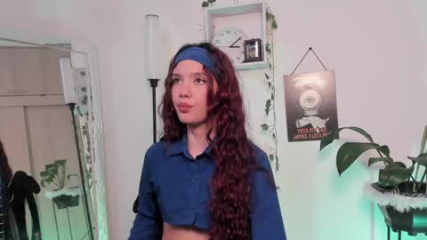 Snapshot of emperatriiiz chatting on 01-17-25, 08:11 Emperatriz online show from 01-17-25, 08:11