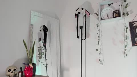 Snapshot of emperatriiiz chatting on 01-25-25, 11:32 Emperatriz online show from 01-25-25, 11:32