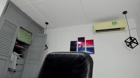 Emy online show from 01-14-25, 03:22