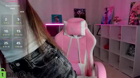 Snapshot of emy__angel chatting on 09-23-25, 07:22 emy__angel online show from 09-23-25, 07:22