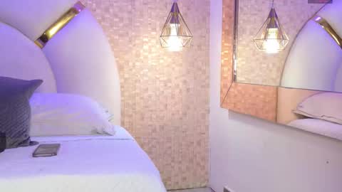 Snapshot of emy_rosse25 chatting on 10-27-25, 11:36 Emy online show from 10-27-25, 11:36