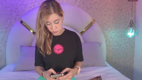 Snapshot of emy_rosse25 chatting on 11-24-25, 11:54 Emy online show from 11-24-25, 11:54